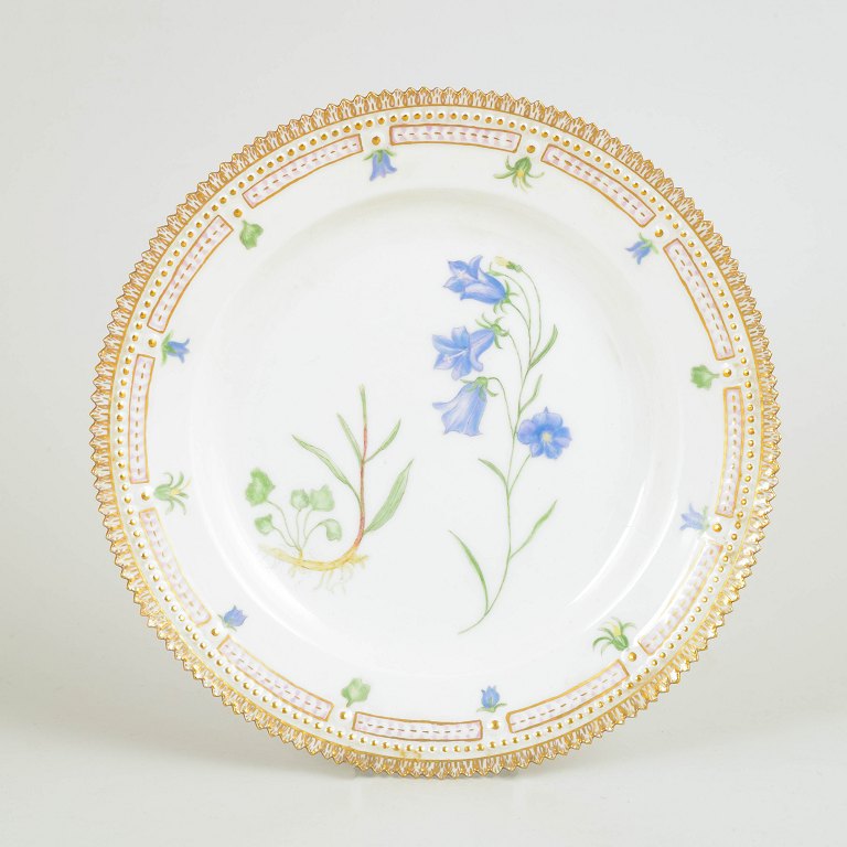 Royal CopenhagenFlora Danica frokosttallerken, 1948.Hjemmemalet.