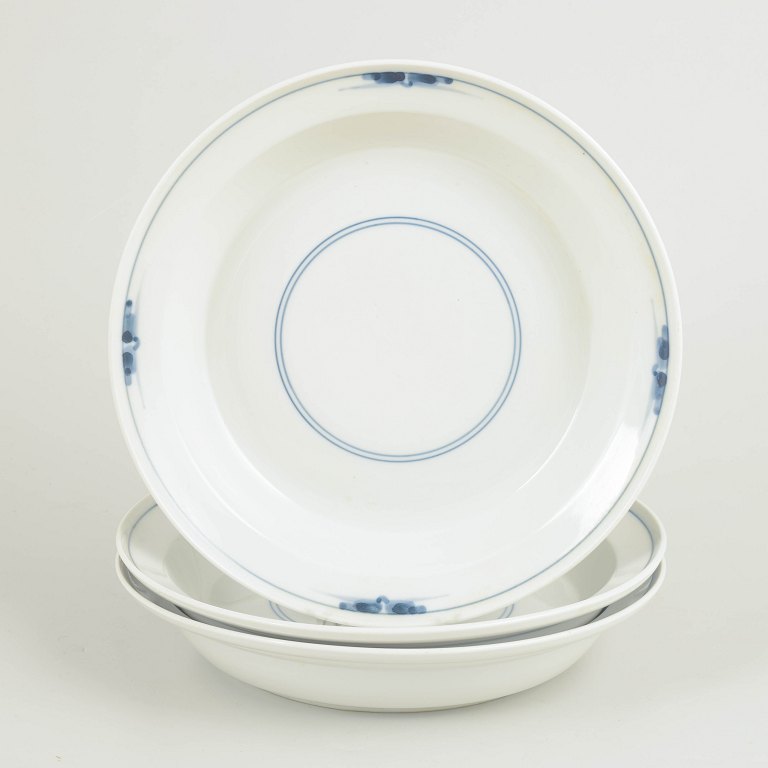 Gertrud Vasegaard for Royal CopenhagenGemina deep plates, set of 3, 1962.