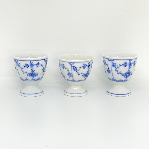 egg cup blue flyted.