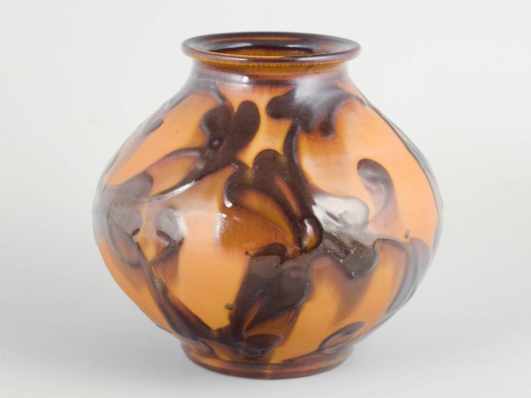 Kähler, stor vase med cow horn-teknik.