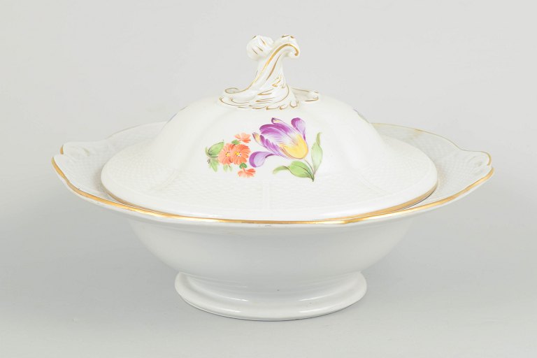 Dresden large lidded tureen.
