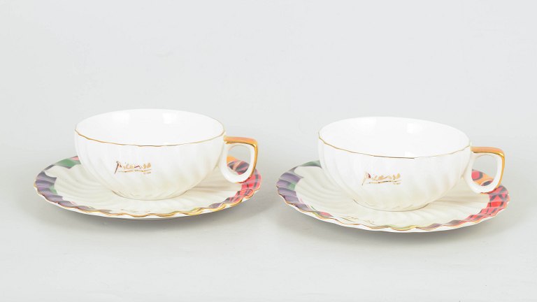 Set of two large teacups with matching saucers, Picasso.