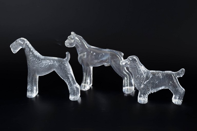 Bertil Vallien for Kosta Boda, set of three glass figures “Kennel”.