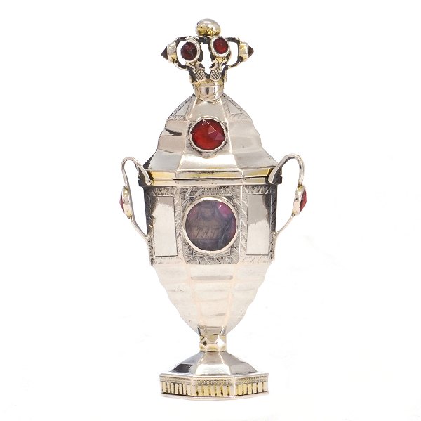 Sønderjysk hovedvandsæg af H. C. Emmerlev, Døstrup, ca. år 1830. H: 11cm