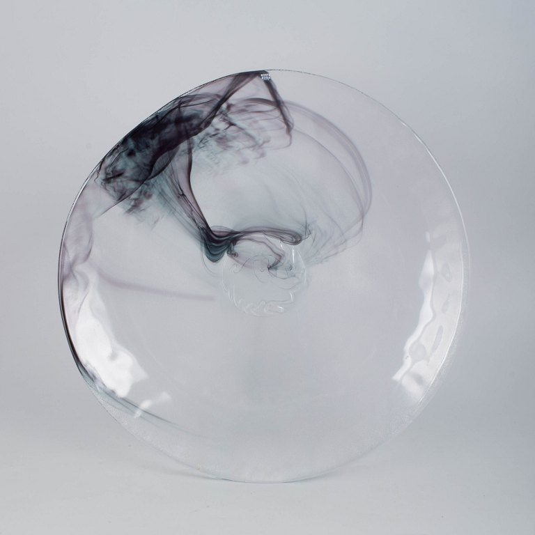 Ulrica Hydman Vallien for Kosta Boda, stort kunstglasfad.